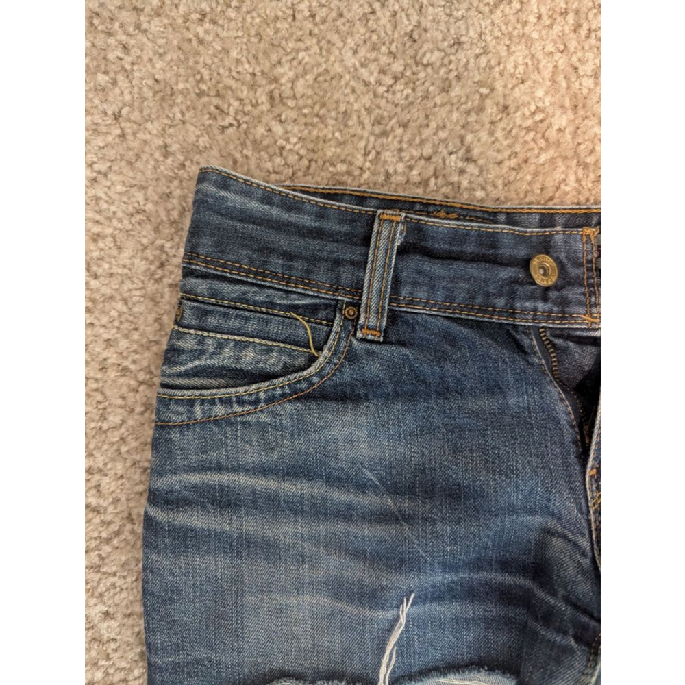 Women's Levi's 570 Denim Shorts S
Levi's 570 straight fit denim shorts - Picture 3 of 9